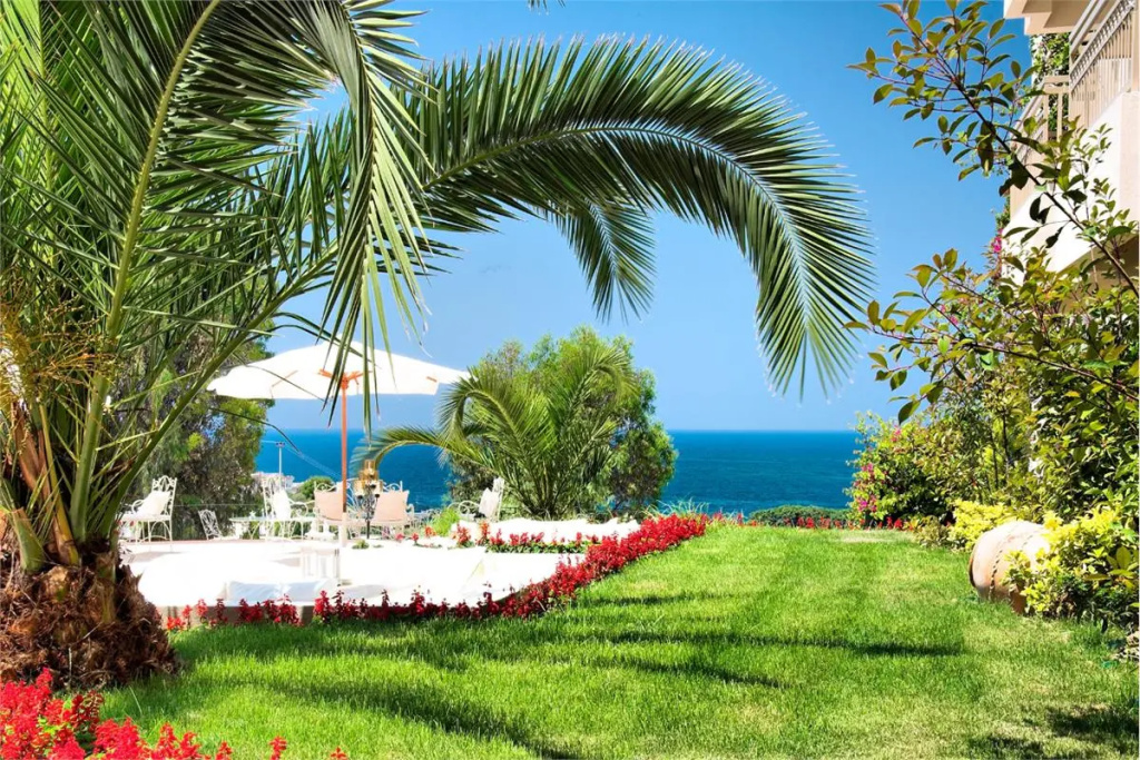 Beach & Waterfront