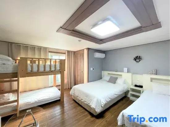 Standard Double Family room (bunk bed)