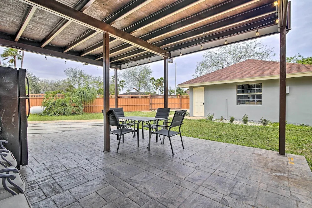 Patio & Balcony: Gulf Coast Retreat in Brownsville — фото 2