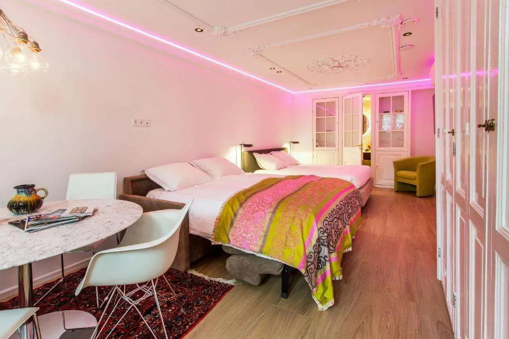 Amstel Corner Hotel — 2