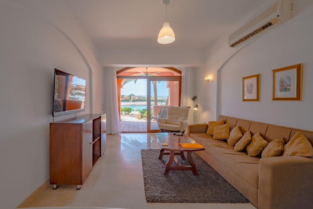 VESTA - Luxury APT - 1BR - West Golf