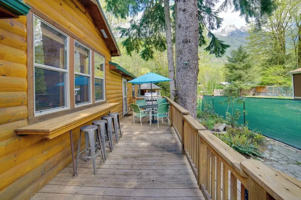 'moose Lodge' Cabin w/ Entertainment Gazebo!