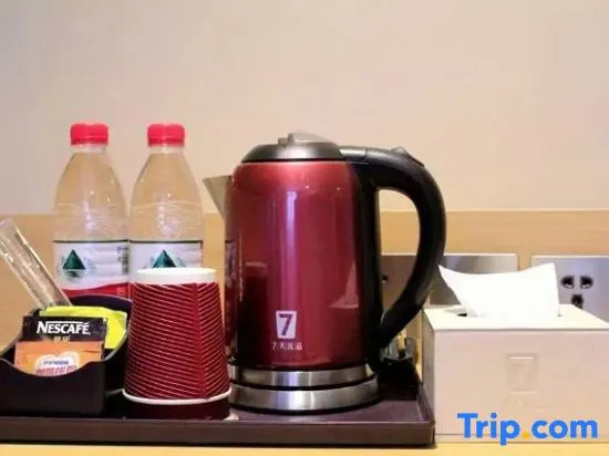 Food & Beverage