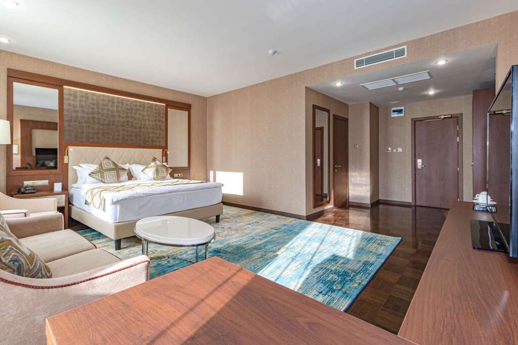 Двухместный полулюкс двуспальная кровать в Best Western Plus Astana