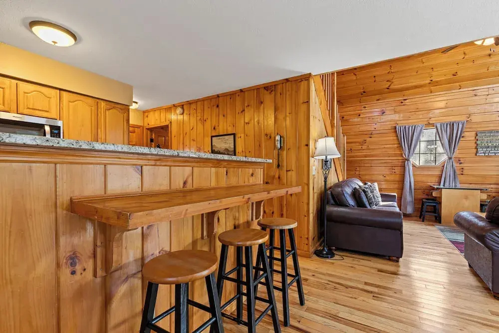 Bear Hideaway Cozy 3BR Cabin - фото 20