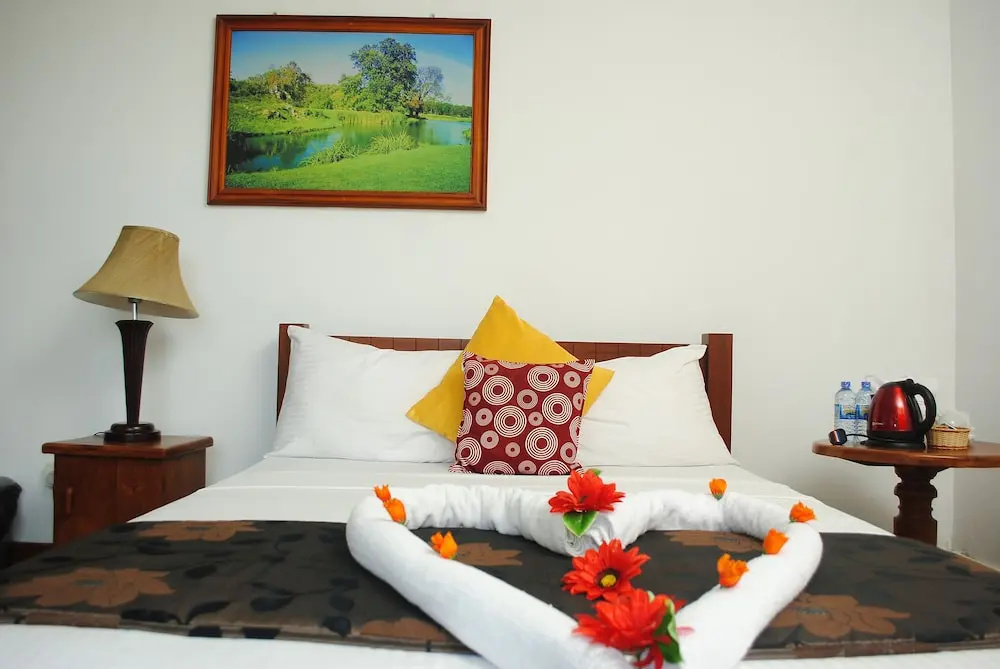 Standard Double room with balcony and with lake view (full double bed)