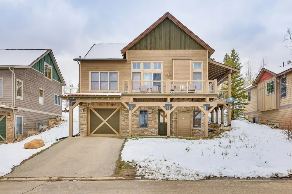 Fraser Cabin w/ Hot Tub & Mountain Views!