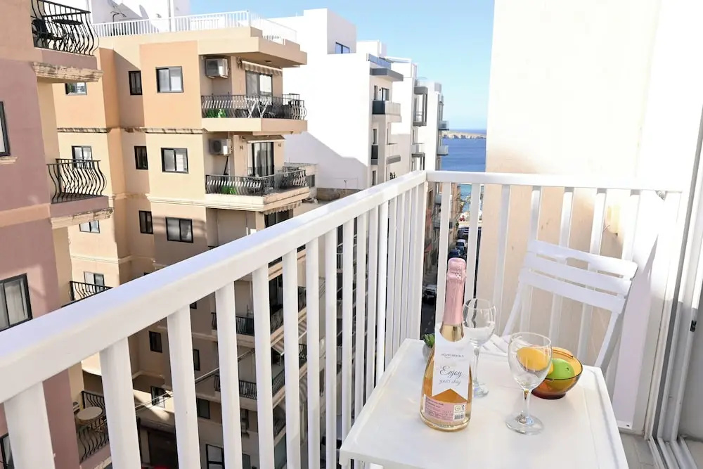 Camelia Seaview 1 Bd Apart In St Paul Bay