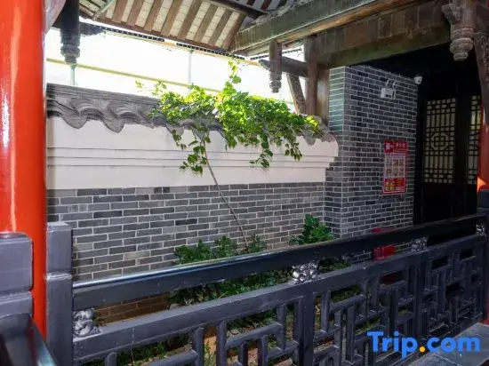 Changde Hejie Yiju Life Hotel