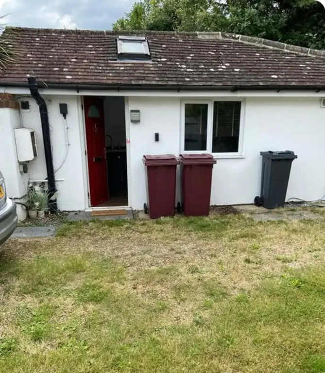 Stylish Home for 6 in Reading