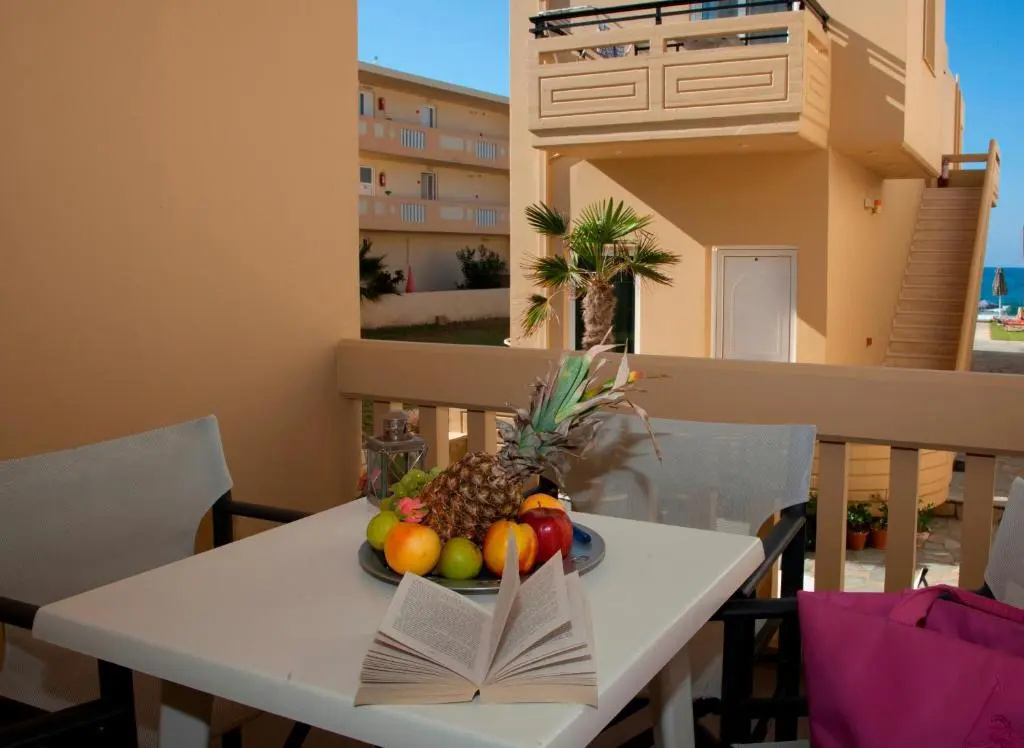 2 Bedrooms Apartment