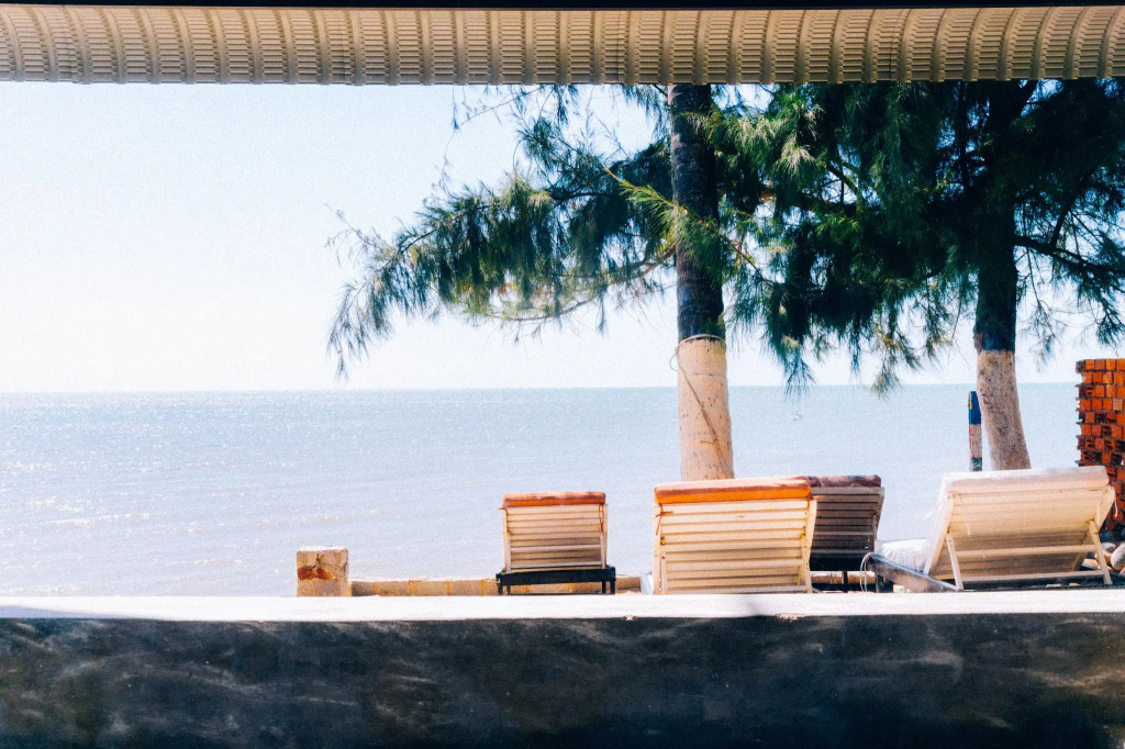 Standard Double room with partial ocean view (full double bed)