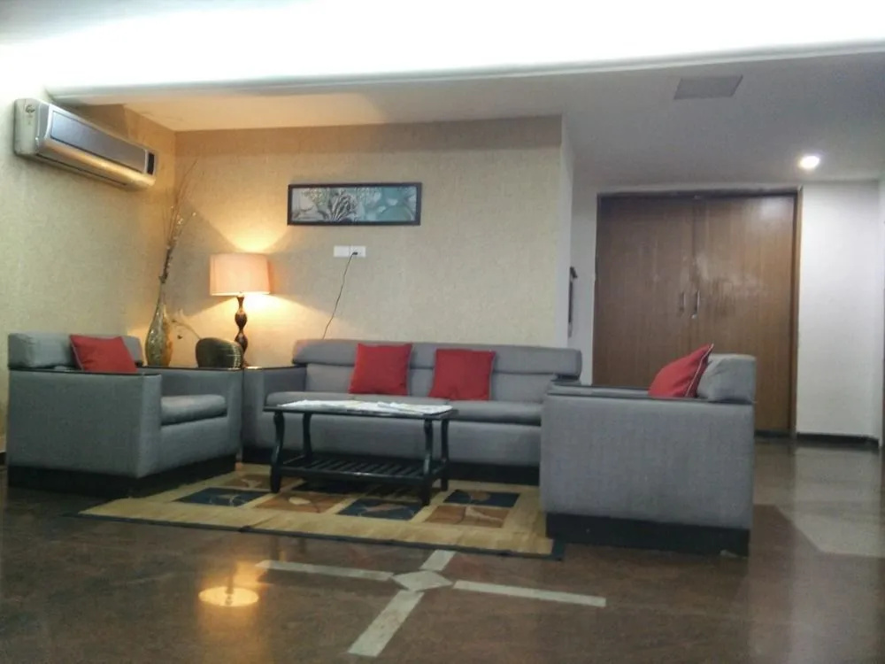 Lobby & Reception