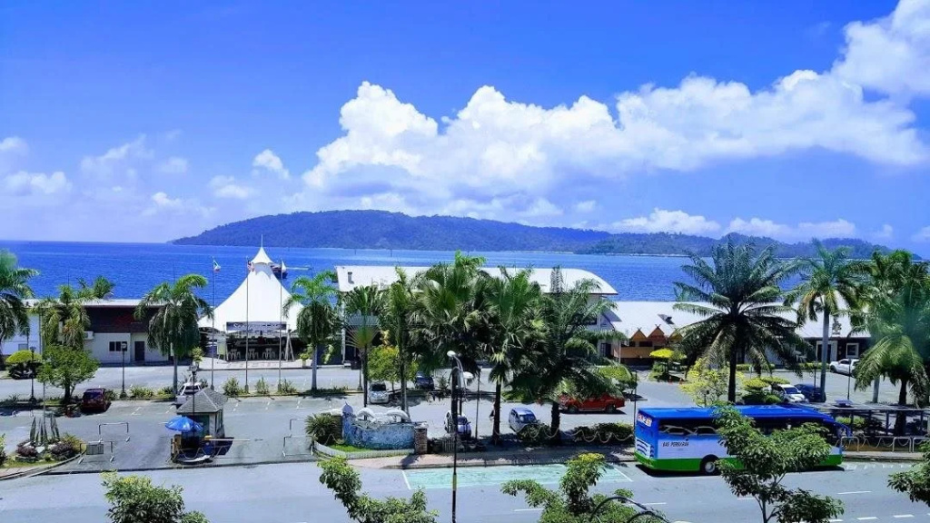Beach & Waterfront