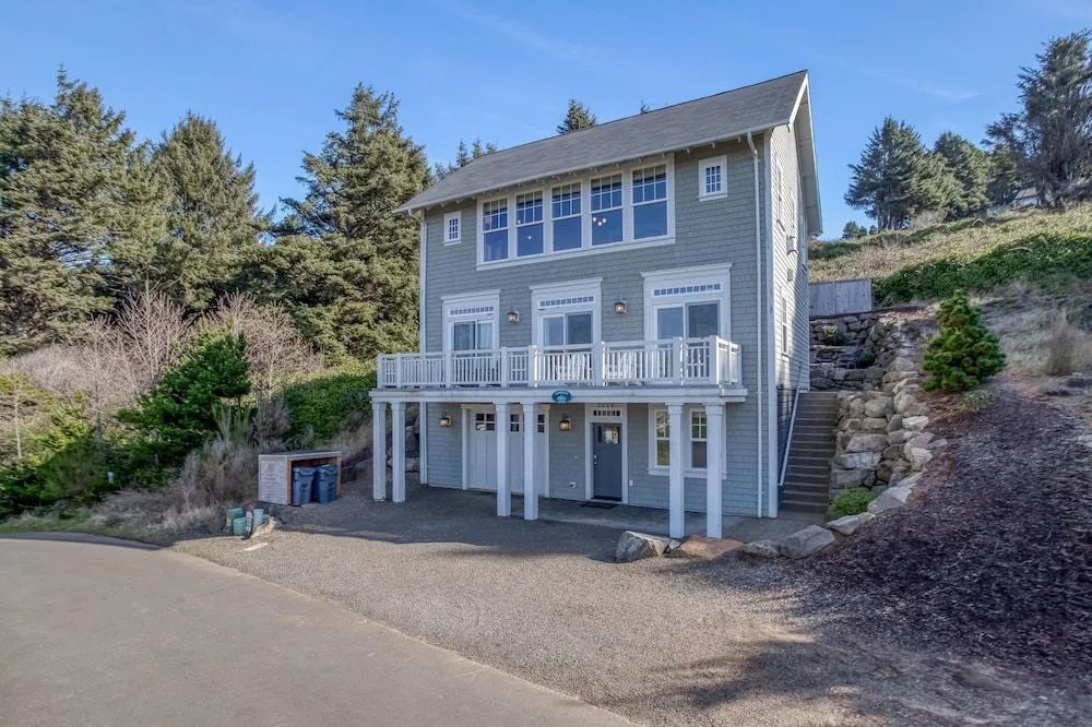 Stunning Ocean Views and Spacious Living - Gorgeous Coastal Retreat