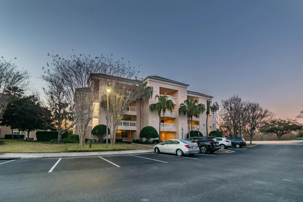 A DISNEY REUNION! 5 Heated Pools, New, Near Dis, Sleeps 8!