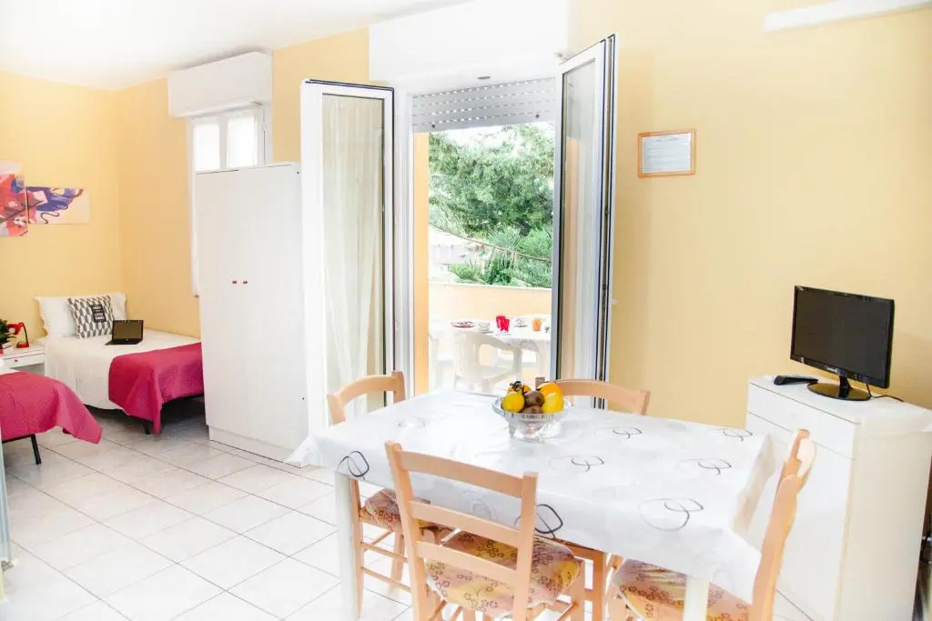 1 Bedroom Apartment