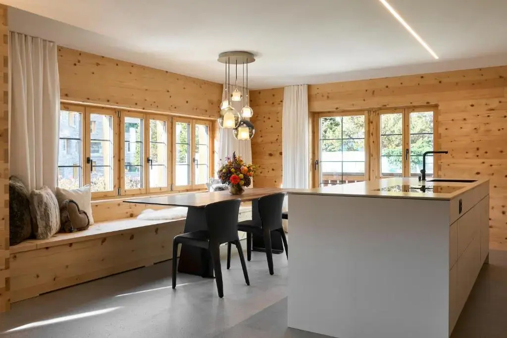 2 Bedrooms Deluxe Apartment