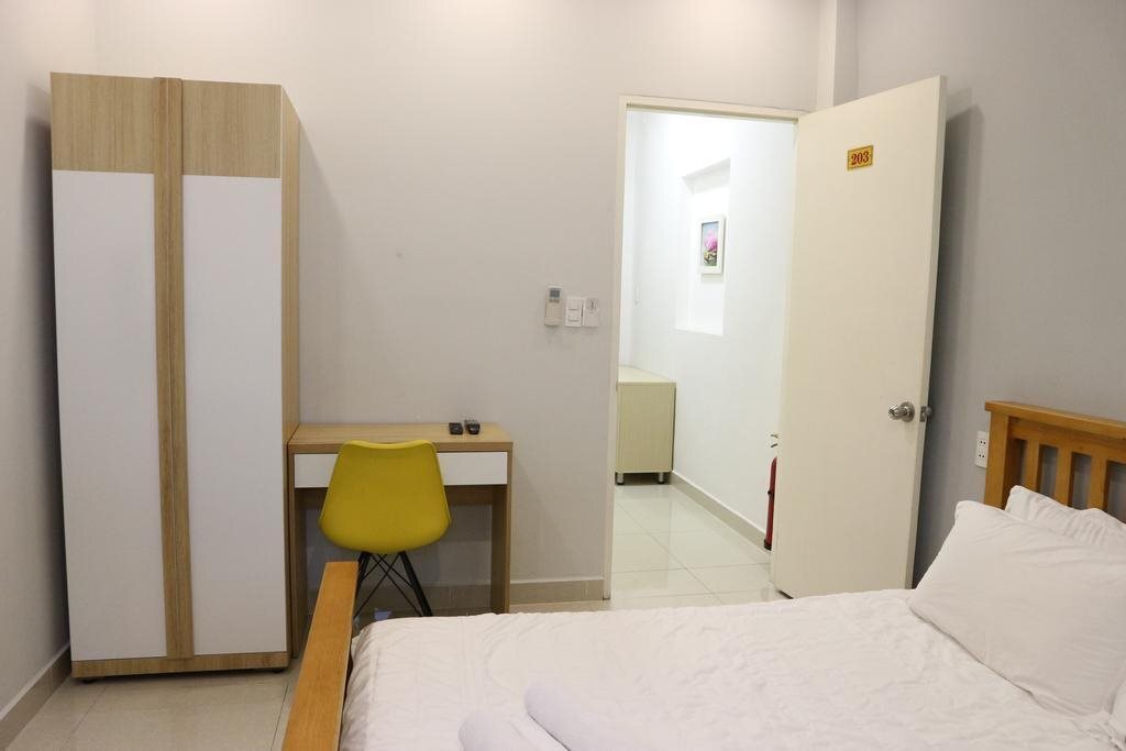 Long Hostel by null