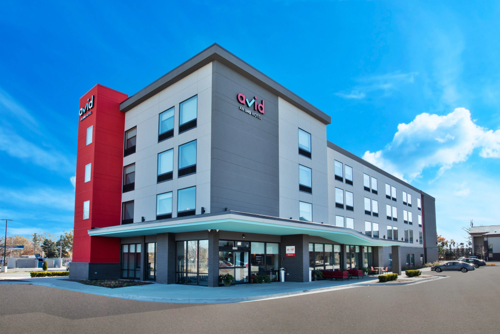 avid hotel Detroit Warren by IHG
