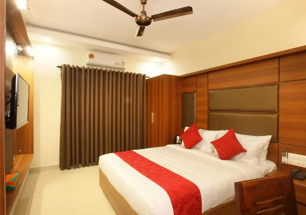 Deluxe Double room (full double bed)