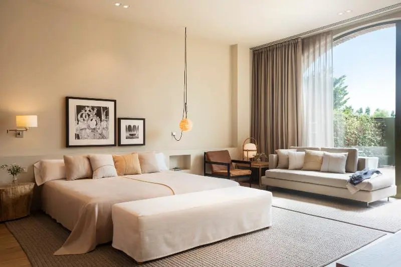 Suite with garden view