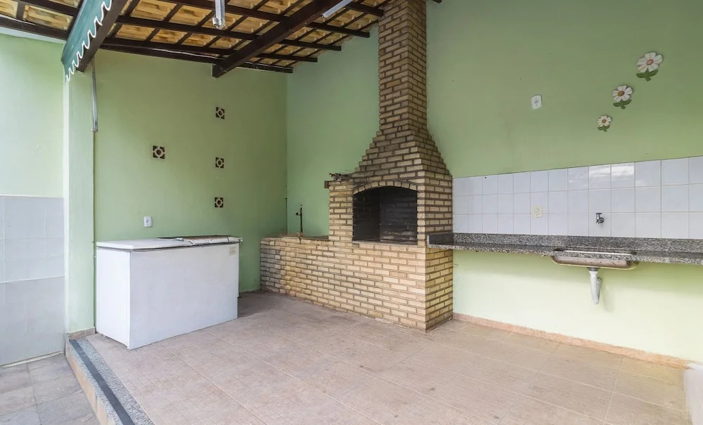 Casa 4Q em Condomínio c\/ Piscina NAT0202