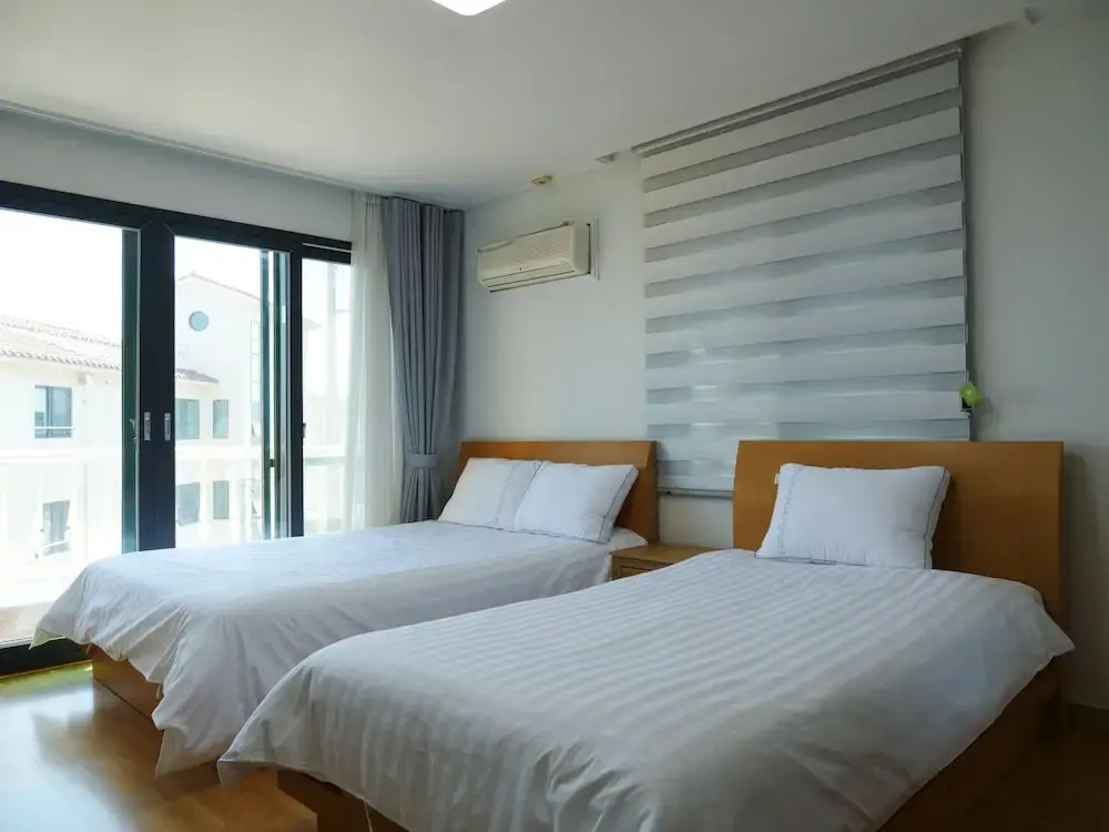 Economy Double room with balcony (twin beds)