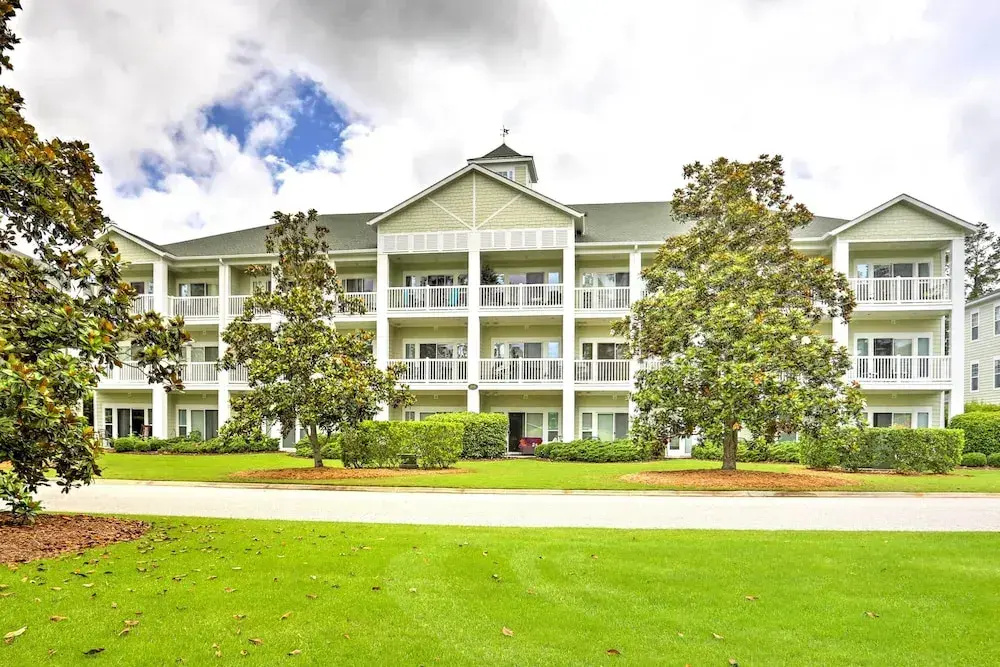 Relax by Pool & Golf: Chic Myrtle Beach Condo