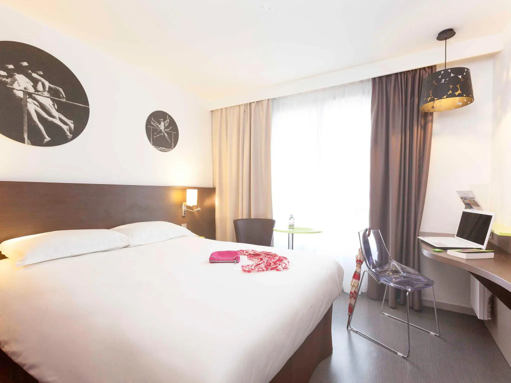 Standard Double room (full double bed)