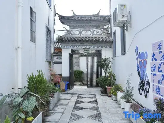 Yiyun Mountain HouseCangshan Mountain is a quiet and beautiful place for the Bai people to stay