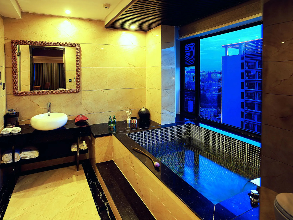Deluxe Double room (full double bed)
