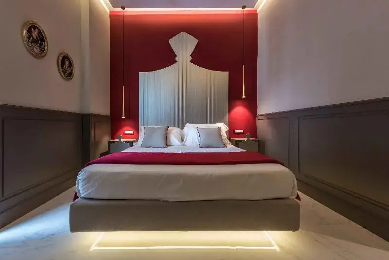 Classic Double room with balcony (full double bed)