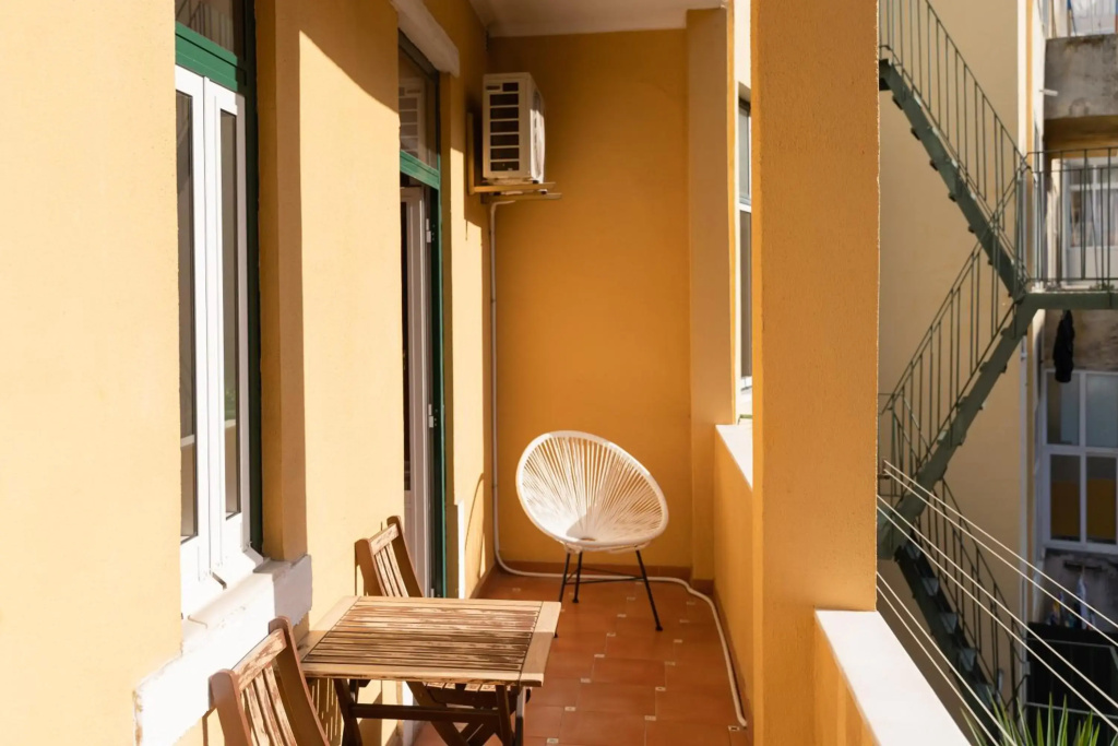 Luxury & Sunny Apartment in Arroios with AC and Fast Wi-Fi
