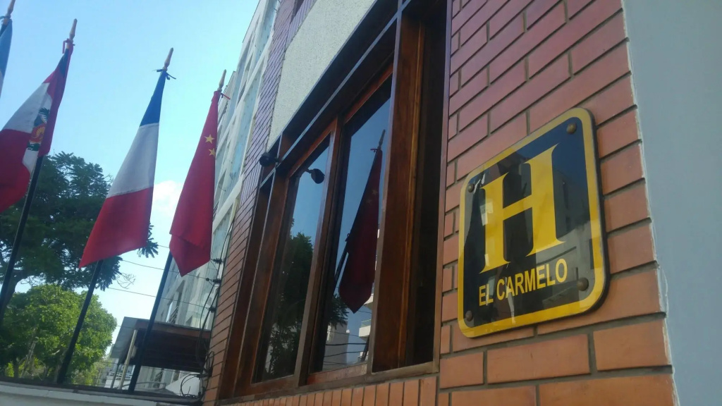 Hotel Carmelo Lima