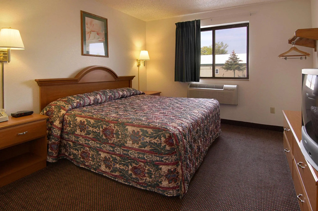 Double Suite (full double bed)
