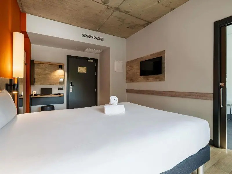 Двухместный номер Standard двуспальная кровать в Ibis Budget Madrid Aeropuerto