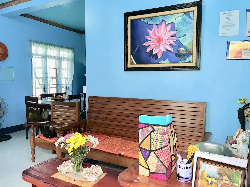 Dew Drop Inn Oceanside B&B