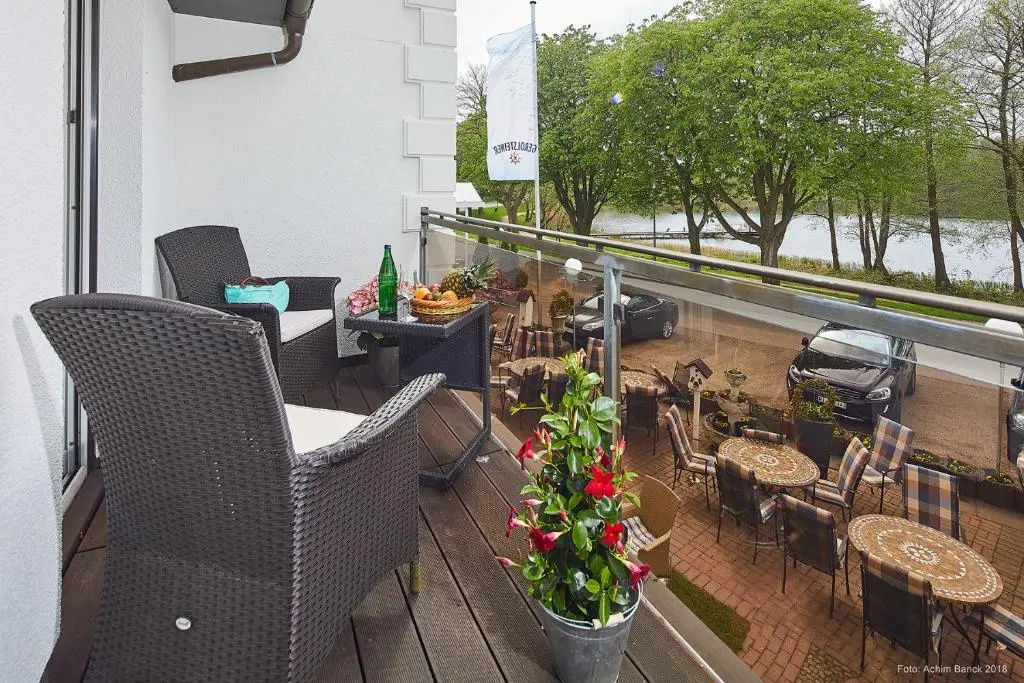 Balcony & Terrace