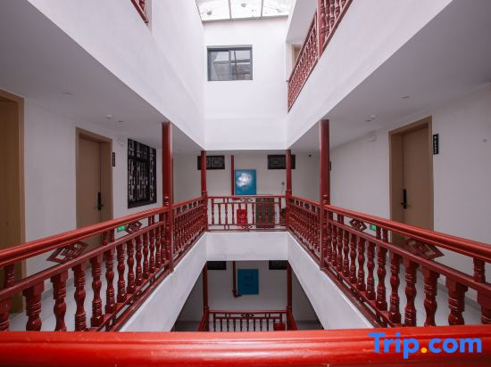 Qixin · Changhe River View B&B (Tuojiang Store, Fenghuang Ancient Town)