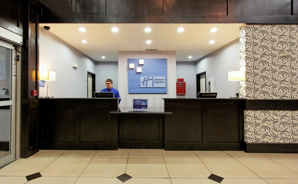 Lobby & Reception