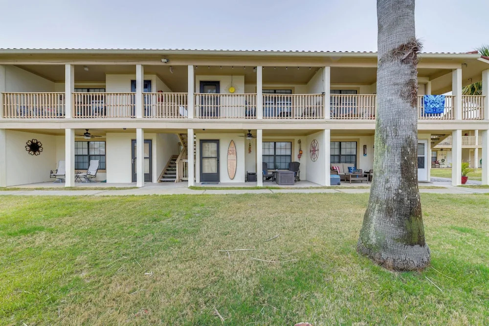 Cozy PCB Condo < 1/2 Mile to Public Beach Access!