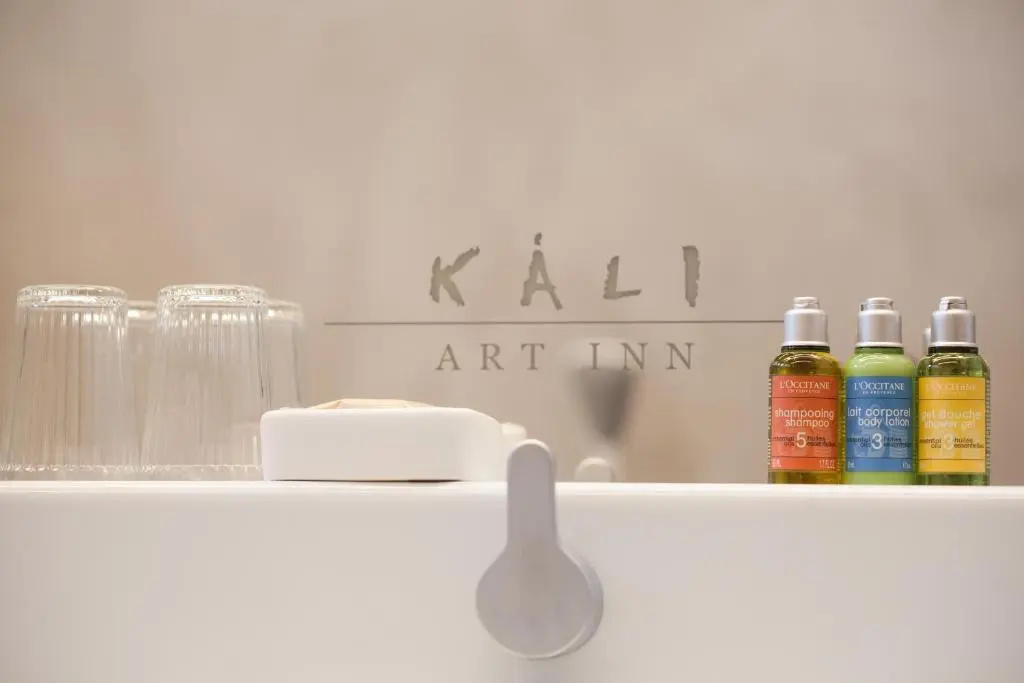 Káli Art Inn - Chambres