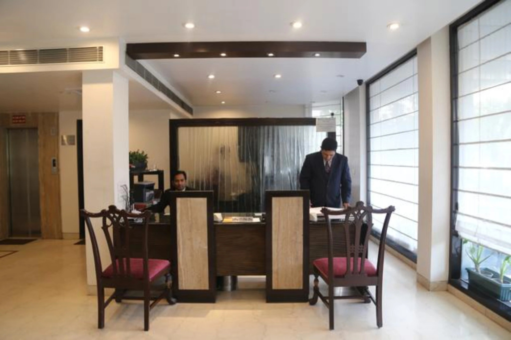 Lobby & Reception