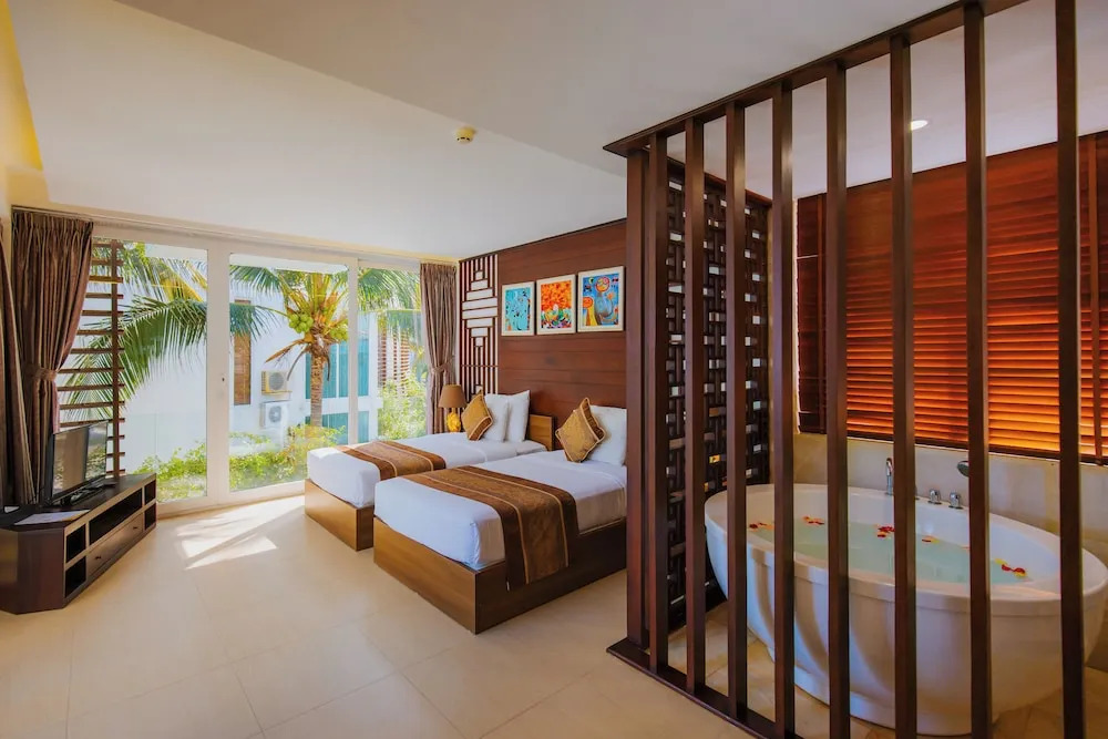 Villa Del Sol Beach Villas & Spa