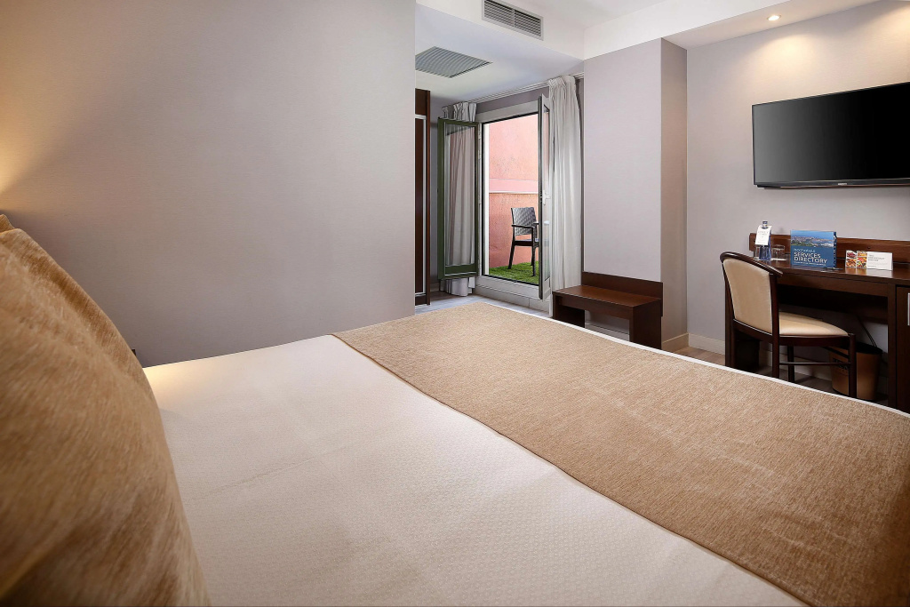 With Extra bed Double room (twin beds)