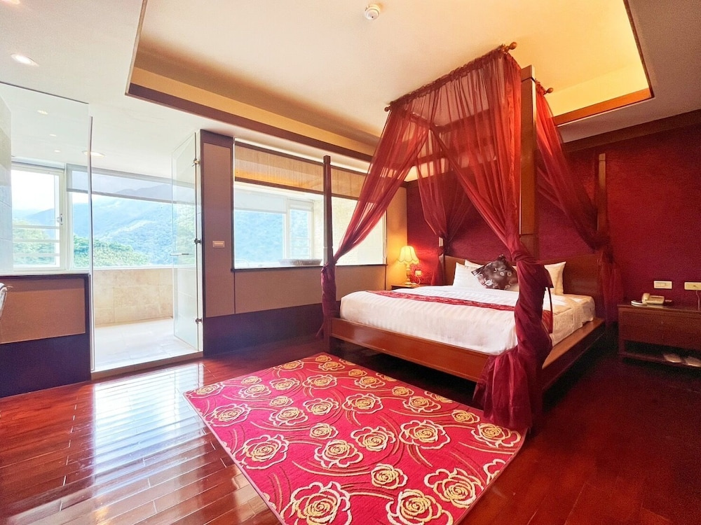 Deluxe room with mountain view