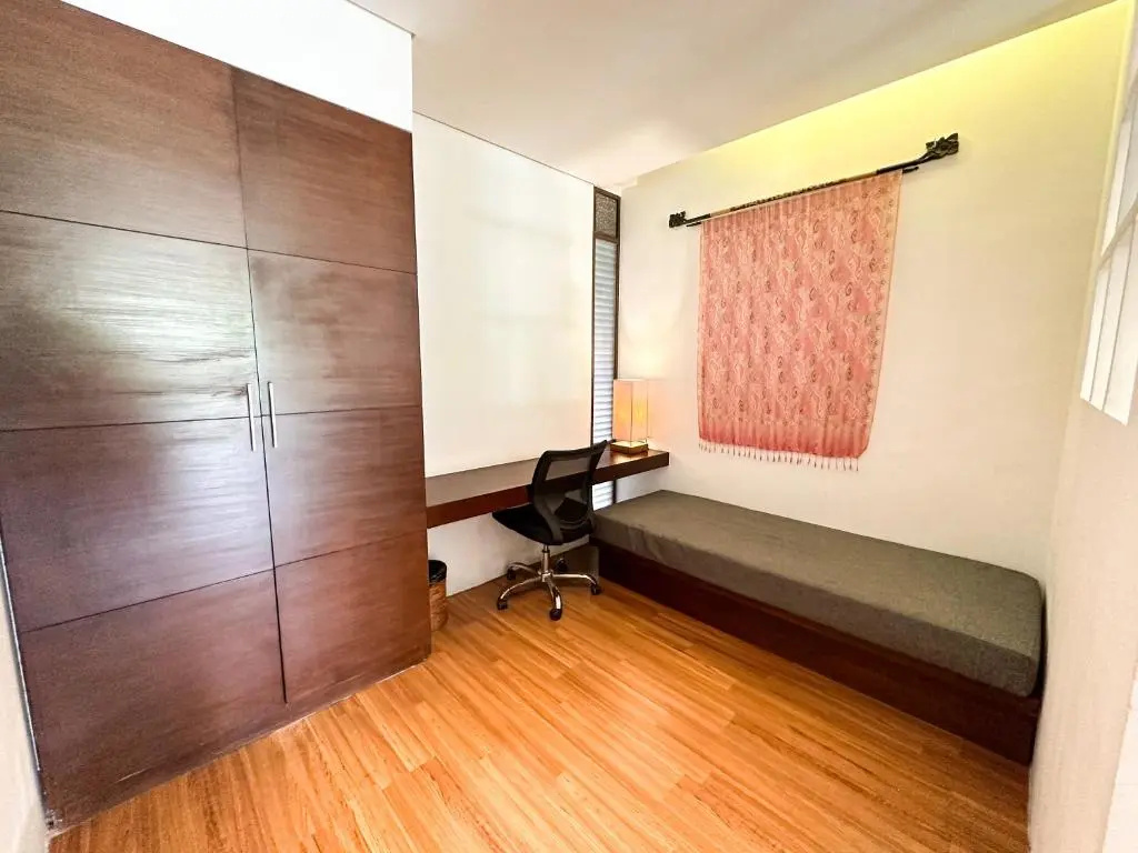 Deluxe Double room with pool view (full double bed)