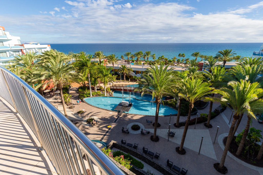 Beach & Waterfront