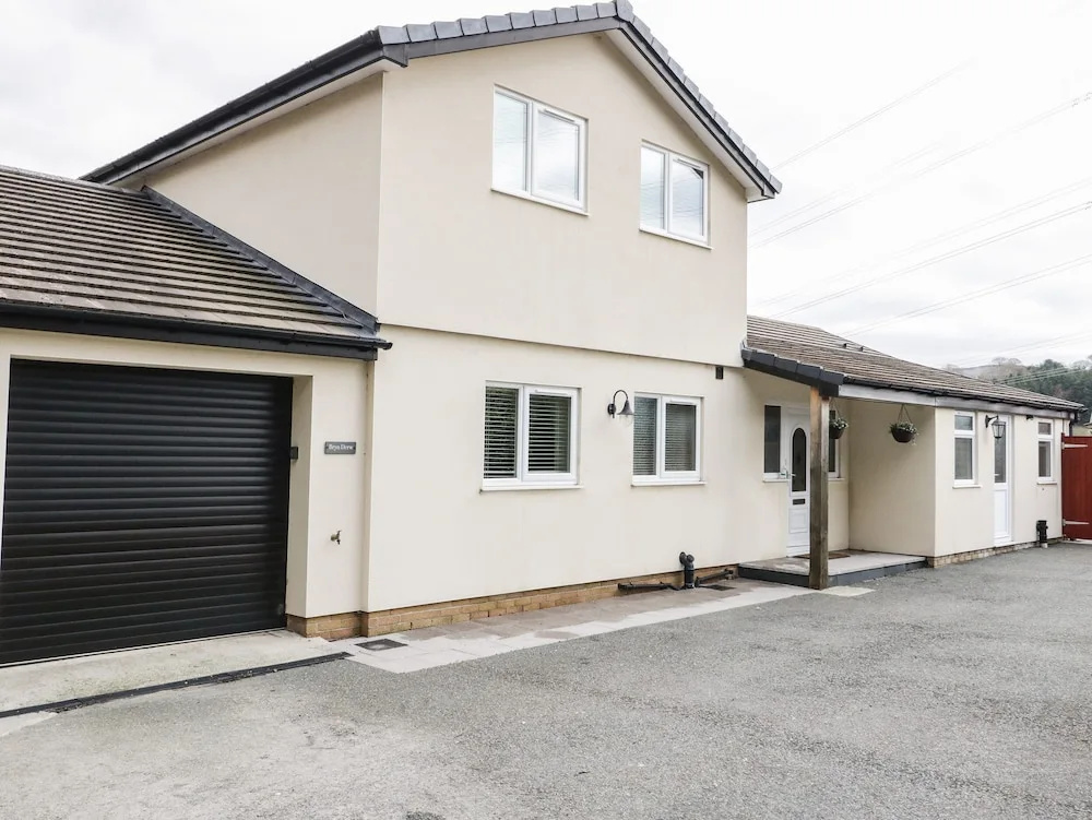 Bryn Derw Holiday Cottage